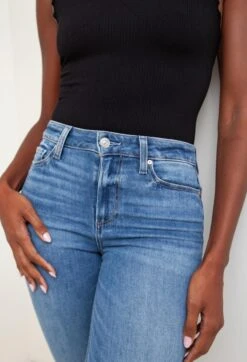 Paige High Rise Laurel 32" Rock Show Distressed -Cheap Feminique Finds Store p57613 Z 080220231259302048x3000 1