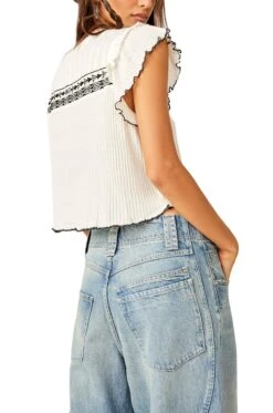 FREE PEOPLE Sarafina Embroidered Tee -Cheap Feminique Finds Store p60336 Z 121120230903341988x3000 1