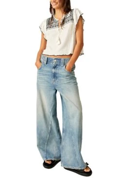 FREE PEOPLE Sarafina Embroidered Tee -Cheap Feminique Finds Store p60336 Z 121120230904042003x3000 1